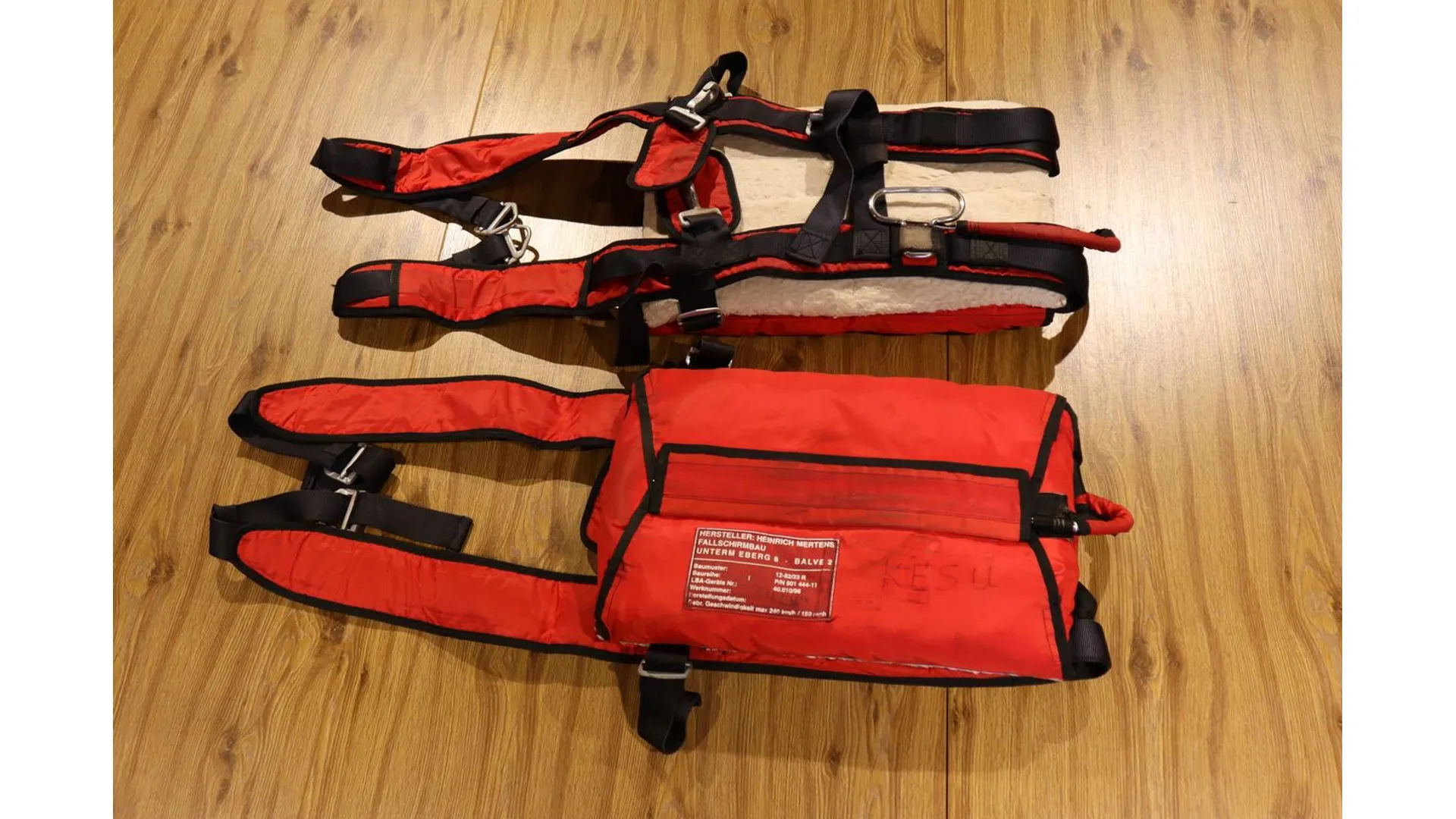 Co s prošlými záchrannými padáky?